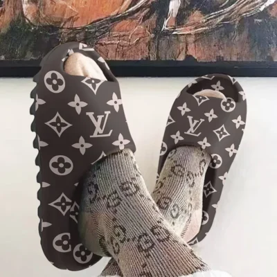 LV |  Unisex Cloud Slides LYA26032505