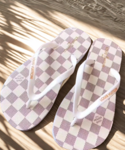 LV | Limited Edition Flip-Flops LYA04042532