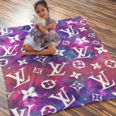 LV | PREMIUM FLEECE BLANKET LYA26032528