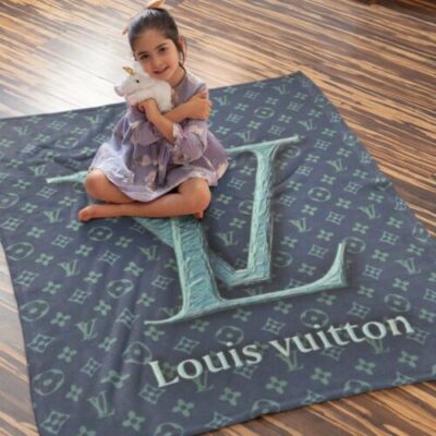 LV | PREMIUM FLEECE BLANKET LYA26032530