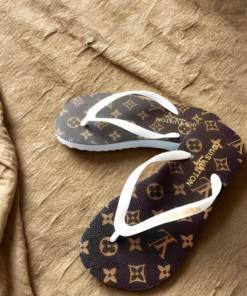 LV | Limited Edition Flip-Flops LYA04042531