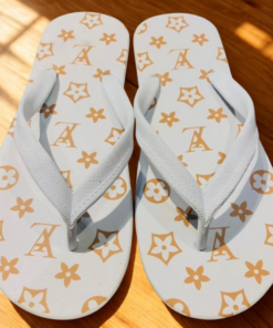 LV | Limited Edition Flip-Flops LYA04042515