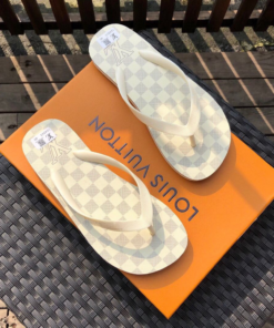 LV | Limited Edition Flip-Flops LYA04042538