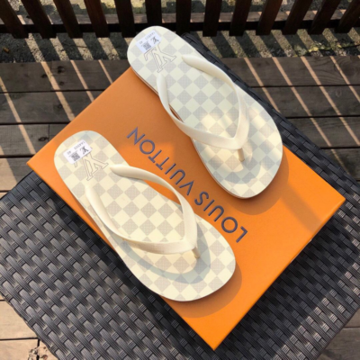 LV | Limited Edition Flip-Flops LYA04042538