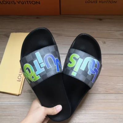 LV |  Slippers Unisex 012020