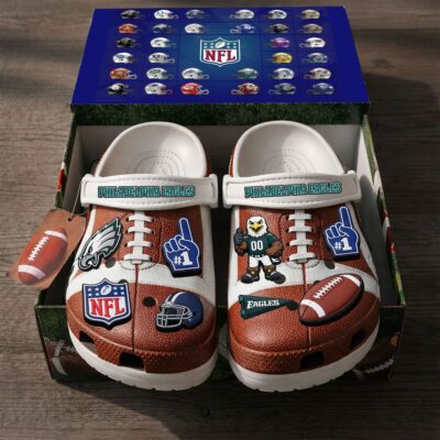 Philadelphia Eagles | PREMIUM NFL CLOGS WITH CHARMS - 9 Men/11 Women