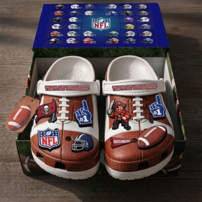 Tampa Bay Buccaneers | PREMIUM NFL CLOGS WITH CHARMS