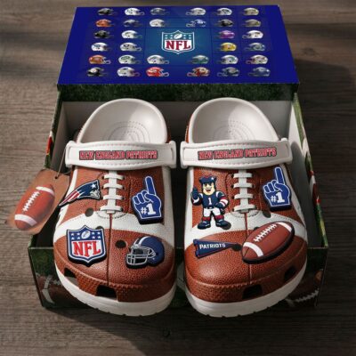 New England Patriots | PREMIUM NFL CLOGS WITH CHARMS